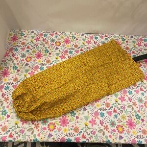 NEW- Plastic bag holder